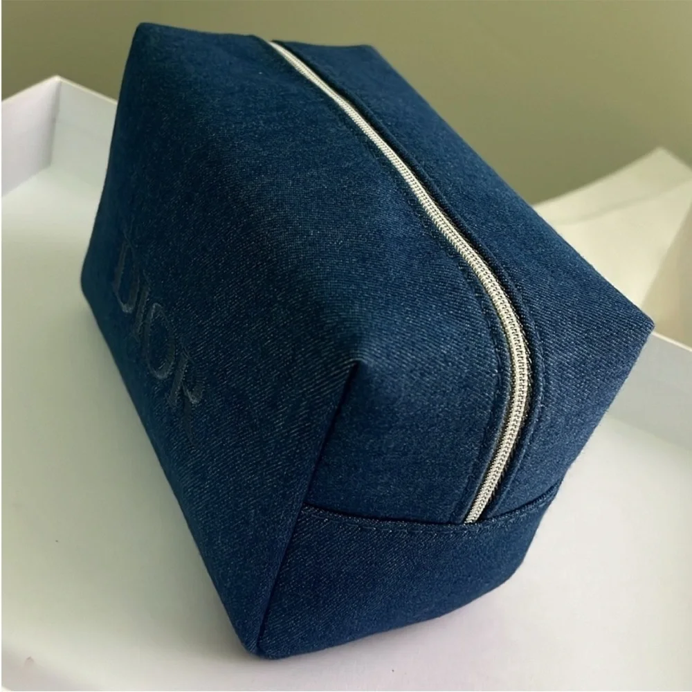 New, unused and Authentic Dior Denim pouch
Limited Edition - Picture 3 of 7